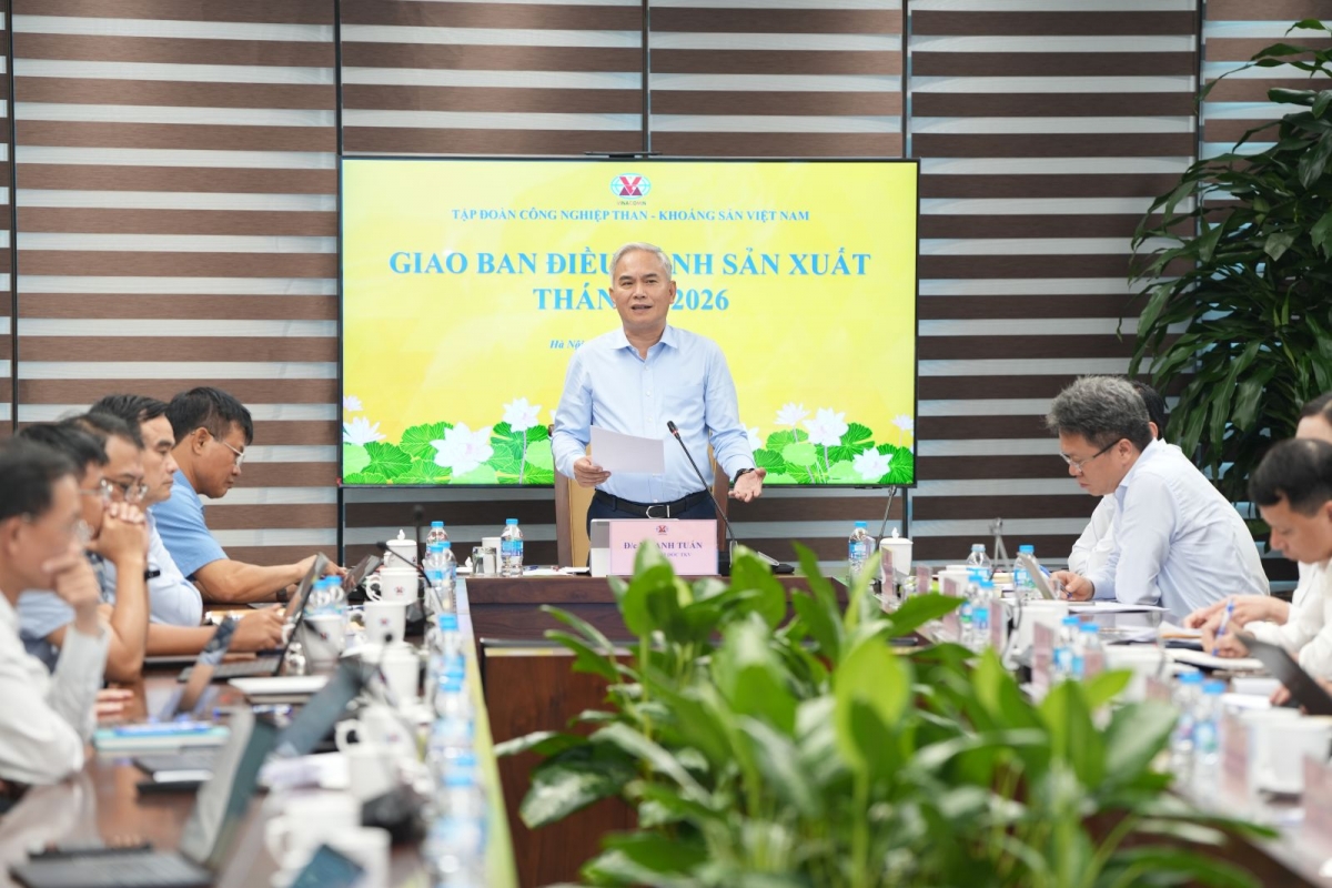 Sáng ngày 04/9, Tổng Giám đốc Tập đoàn Vũ Anh Tuấn chủ trì họp Giao ban trực tuyến điều hành sản xuất tháng 9/2026 tại hai điểm cầu: Trụ sở Tập đoàn tại Hà Nội và Trung tâm Điều hành sản xuất tại Quảng Ninh. 