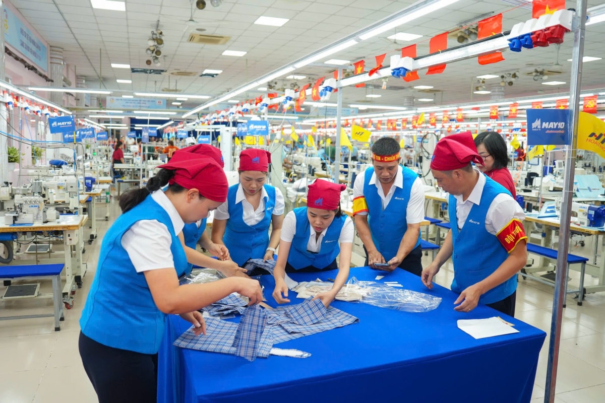 Doanh nghiệp dệt may nỗ lực giữ nhịp sản xuất, vượt khó những tháng cuối năm 2026