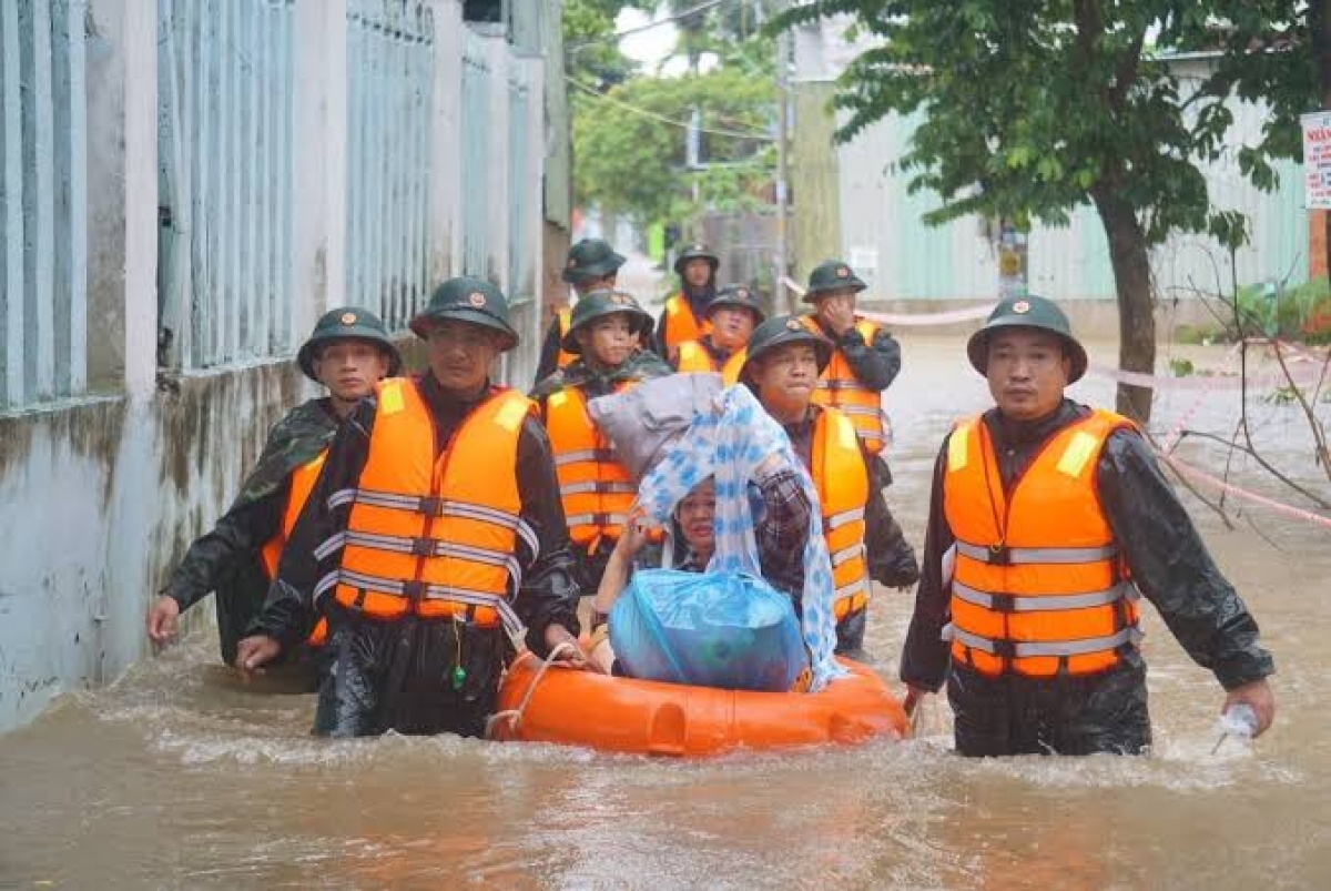 Nhiều lực lượng cùng hiệp đồng hỗ trợ người dân trong thiên tai