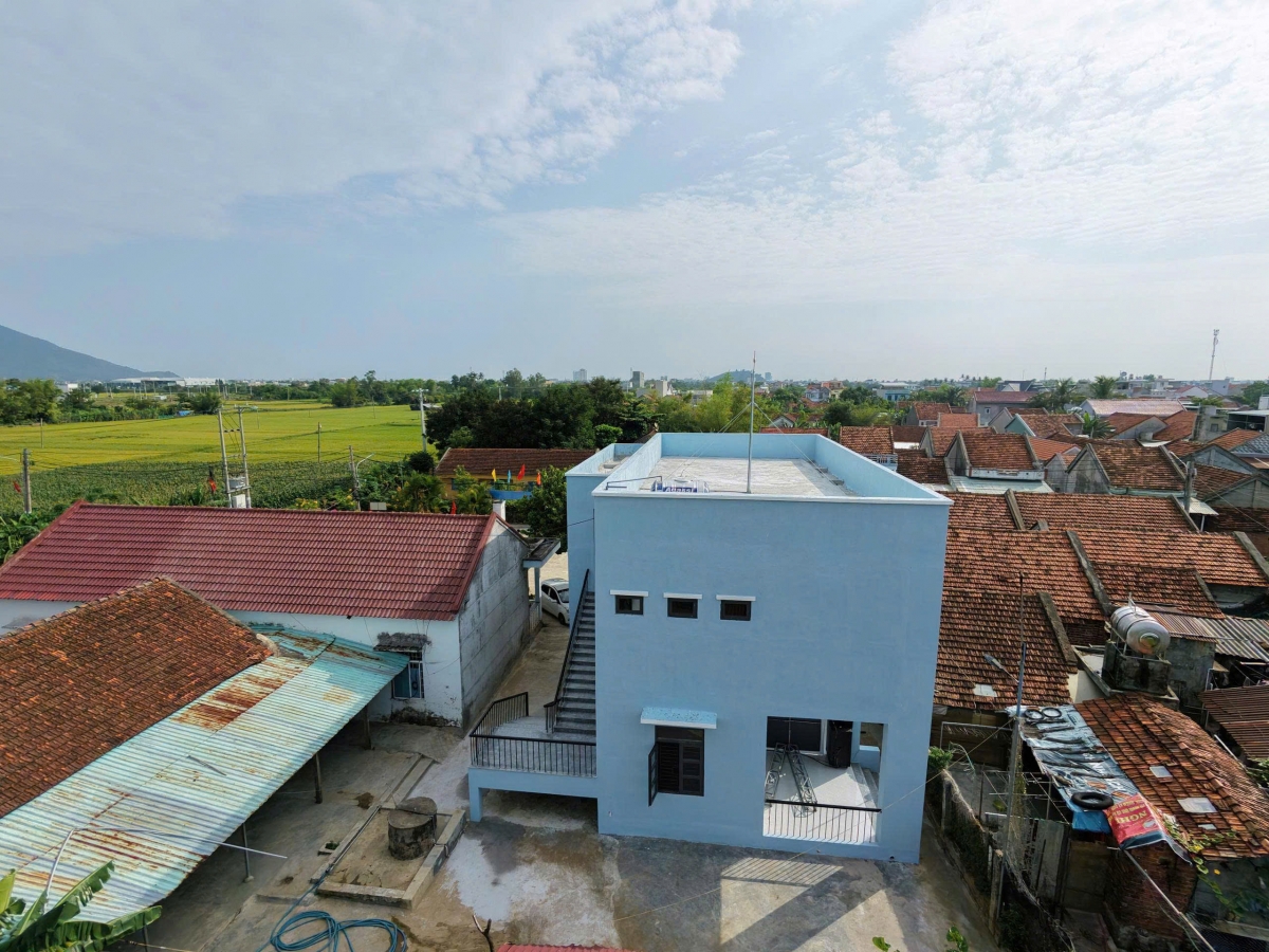 Một ngôi nhà phòng tránh lũ trong khu dân cư.