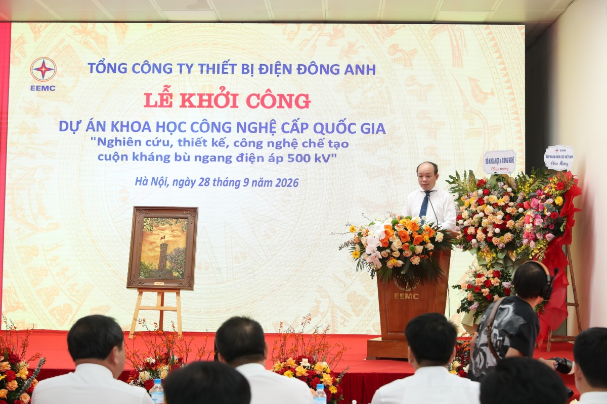 Ông Nguyễn Đình Phước - Chủ tịch Hội đồng quản trị EEMC: Sau khi dự án hoàn thành trong thời gian tới, việc làm chủ công nghệ chế tạo kháng điện 500kV của EEMC sẽ góp phần giảm chi phí nhập khẩu thiết bị từ nước ngoài, giảm tổng mức đầu tư các dự án lắp đặt kháng điện 500 kV, từ đó doanh nghiệp trong nước chủ động nguồn thiết bị thay thế, góp phần nâng cao tính chủ động trong đảm bảo an ninh năng lượng. 