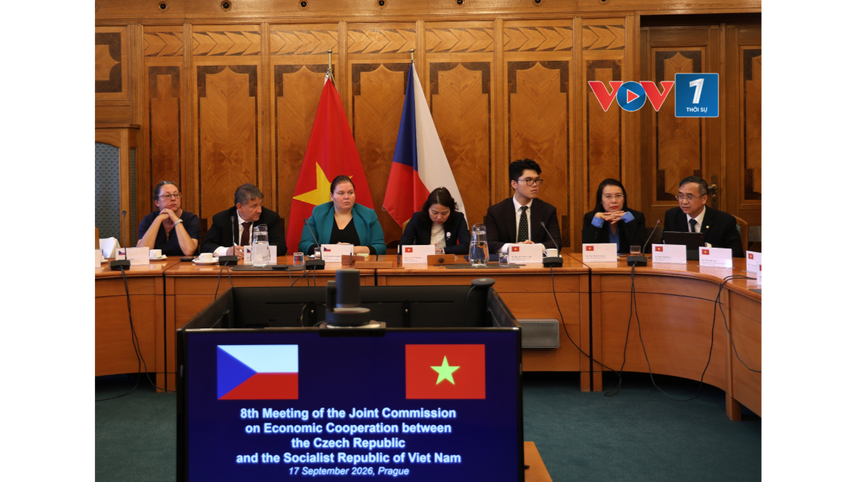 Các đại biểu cùng trao đổi về những lĩnh vực hợp tác kinh tế, thương mại và đầu tư tiềm năng.