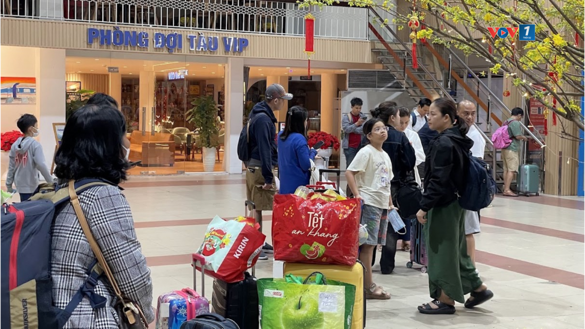 Hành khách có thể mua tại nhà ga hoặc các đại lý, kênh bán vé...