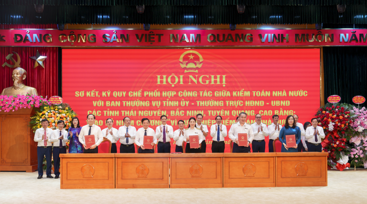 Ảnh: KTNN ký Quy chế phối hợp với tỉnh Thái Nguyên.