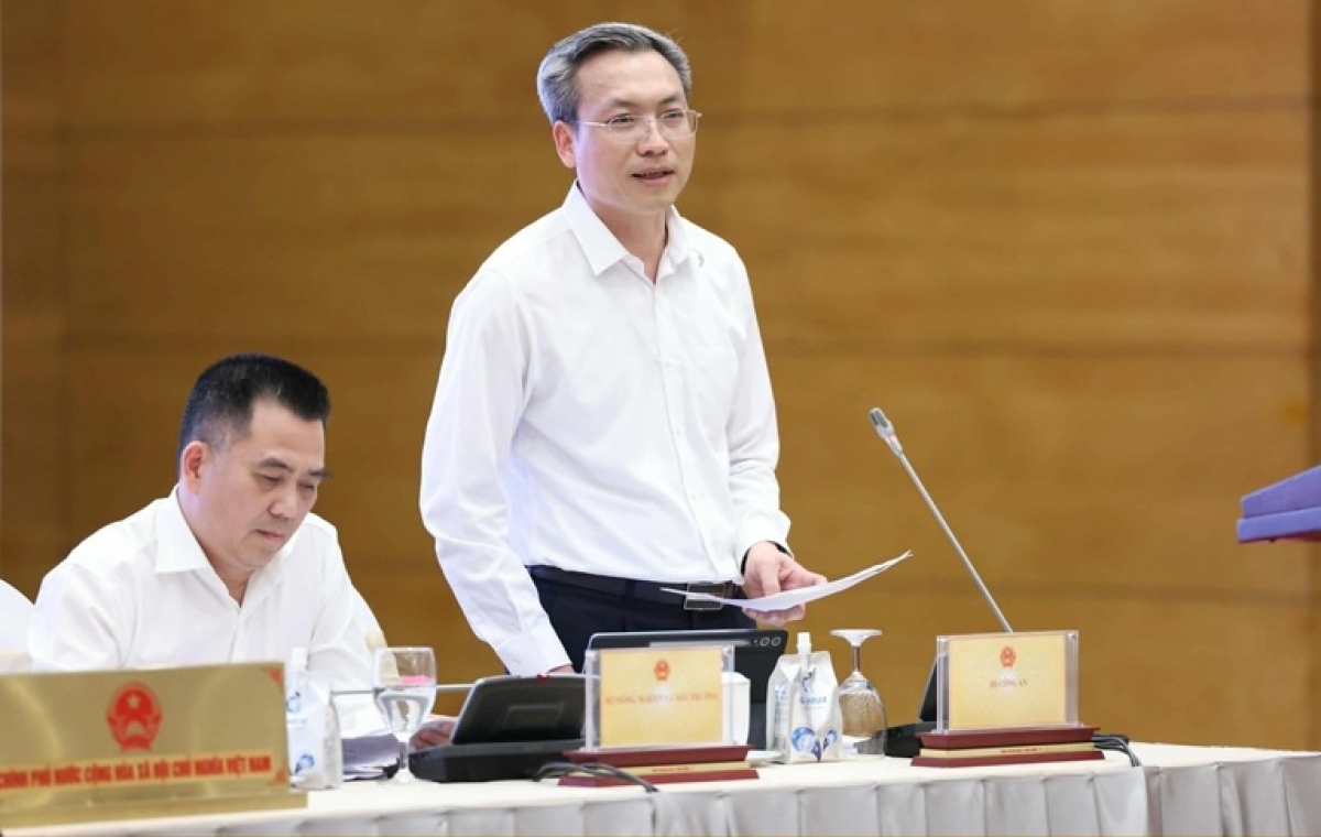 Thiếu tướng Nguyễn Quốc Toản thông tin về kết quả triển khai Chiến dịch 100 ngày đêm hoàn thành việc tạo lập, chuẩn hoá cơ sở dữ liệu chuyên ngành, kết nối, chia sẻ dữ liệu với Trung tâm Cơ sở dữ liệu Quốc gia.