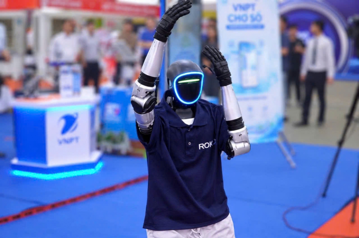 Robot ứng dụng AI (ảnh: Lưu Sơn)