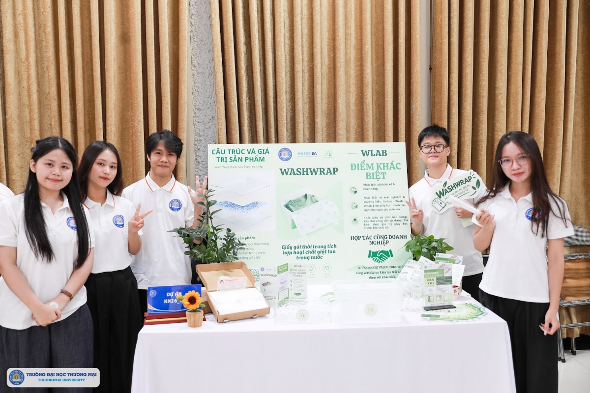 Dự án đoạt giải Nhất: WashWrap – Giấy bọc/gói quần áo có chứa bột giặt tan hoàn toàn trong nước