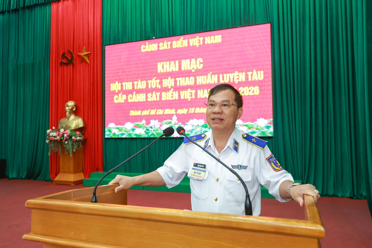 Thiếu tướng Đàm Xuân Tuấn - Phó Tư lệnh Cảnh sát biển Việt Nam, Phó Trưởng ban thường trực Ban tổ chức Hội thi, Hội thao phát biểu chỉ đạo.