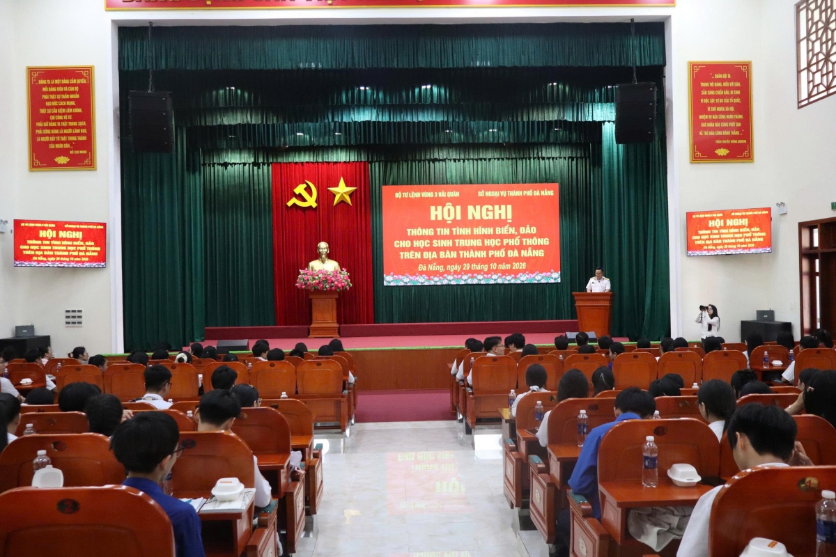 Quang cảnh buổi tuyên truyền biển đảo