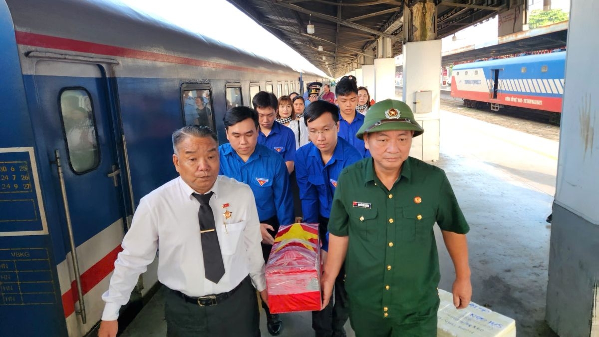 Hành trình đưa hài cốt liệt sĩ Lê Thế Khánh từ Quảng Trị về TP.HCM được tổ chức chu đáo, trang trọng (ảnh: T.L)