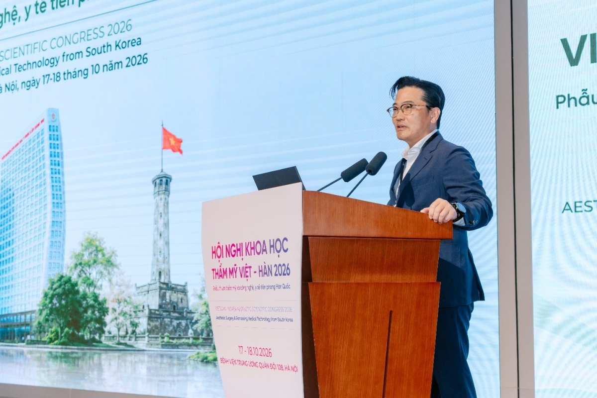 GS.TS.BS Heo Chan Yeong, Chủ tịch Hội Phẫu thuật Tạo hình Thẩm mỹ Hàn Quốc