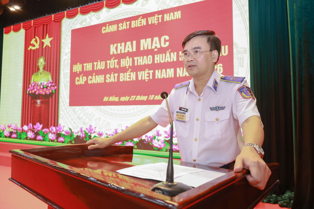 Thiếu tướng Trần Văn Lượng, Phó Tư lệnh, Tham mưu trưởng Cảnh sát biển Việt Nam phát biểu khai mạc Hội thi, Hội thao