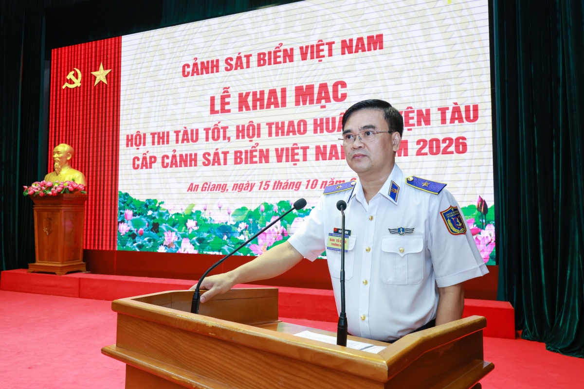 Thiếu tướng Trần Văn Lượng – Phó Tư lệnh, Tham mưu trưởng Cảnh sát biển Việt Nam phát biểu khai mạc Hội thi, Hội thao.