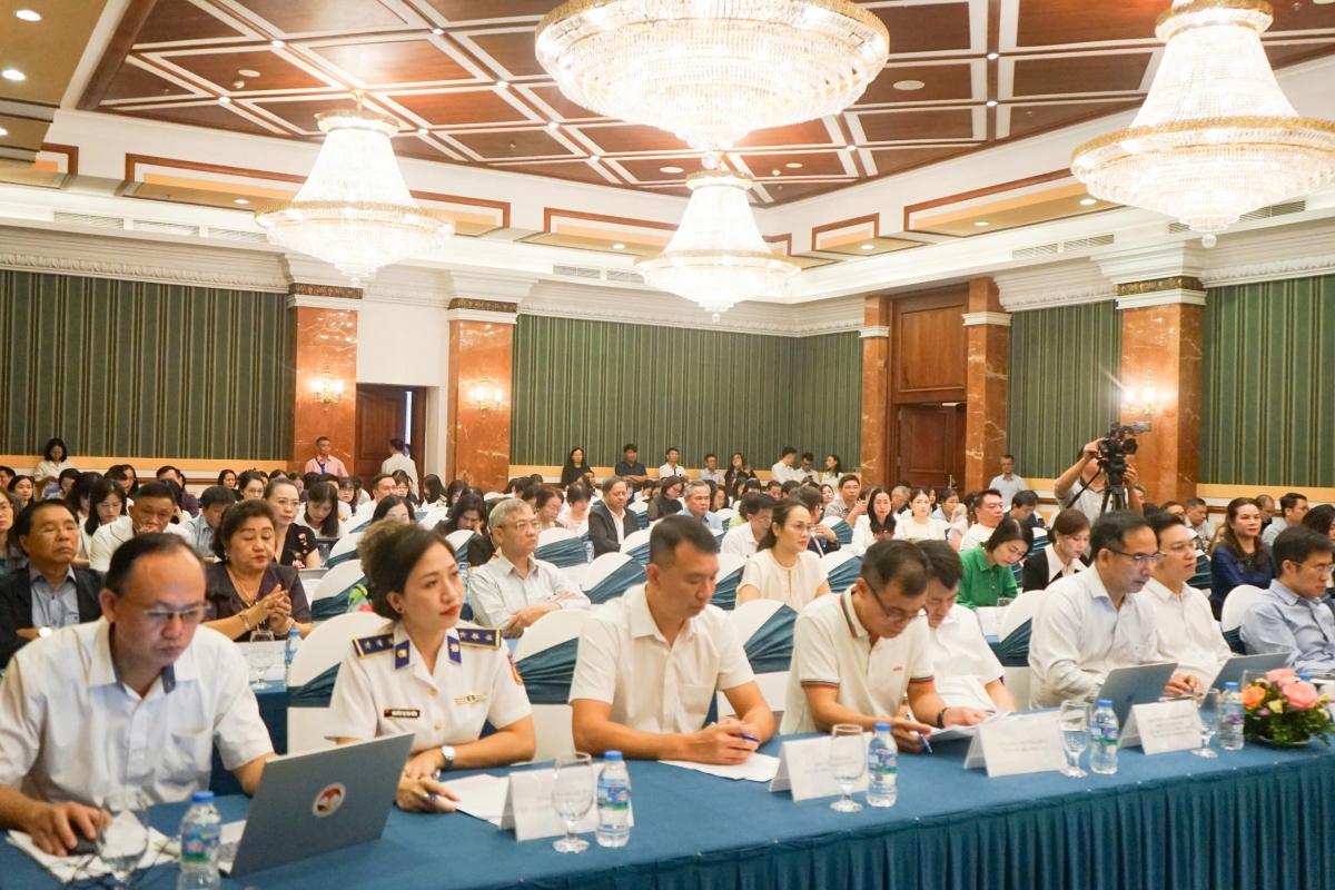 Các đại biểu tham dự hội nghị