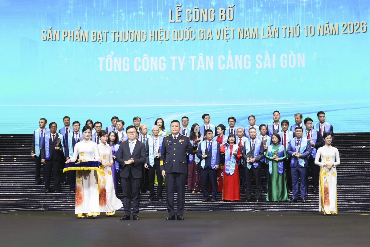 Đại tá Võ Hoài Nam, Phó Tổng giám đốc nhận thương hiệu Quốc gia lần thứ 9 liên tiếp cho Tổng công ty Tân Cảng Sài Gòn