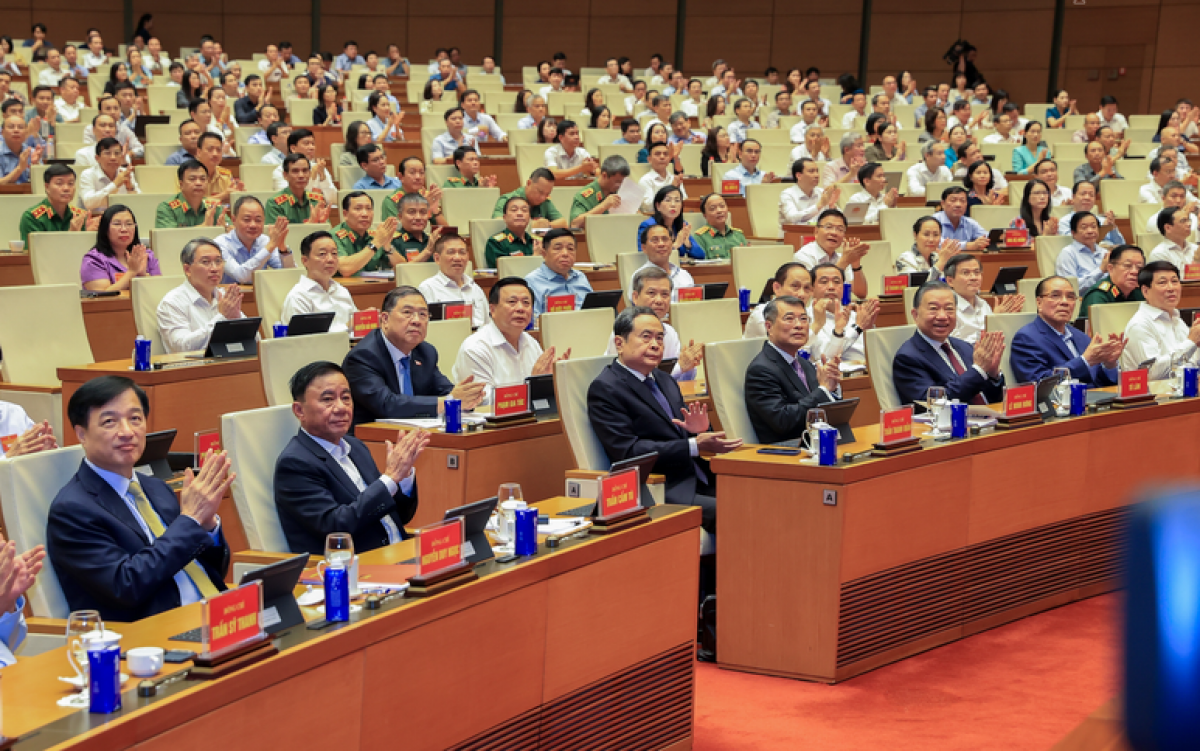 Các đồng chí lãnh đạo Đảng, Nhà nước, ban, bộ, ngành dự Hội nghị tại điểm cầu Hà Nội.
