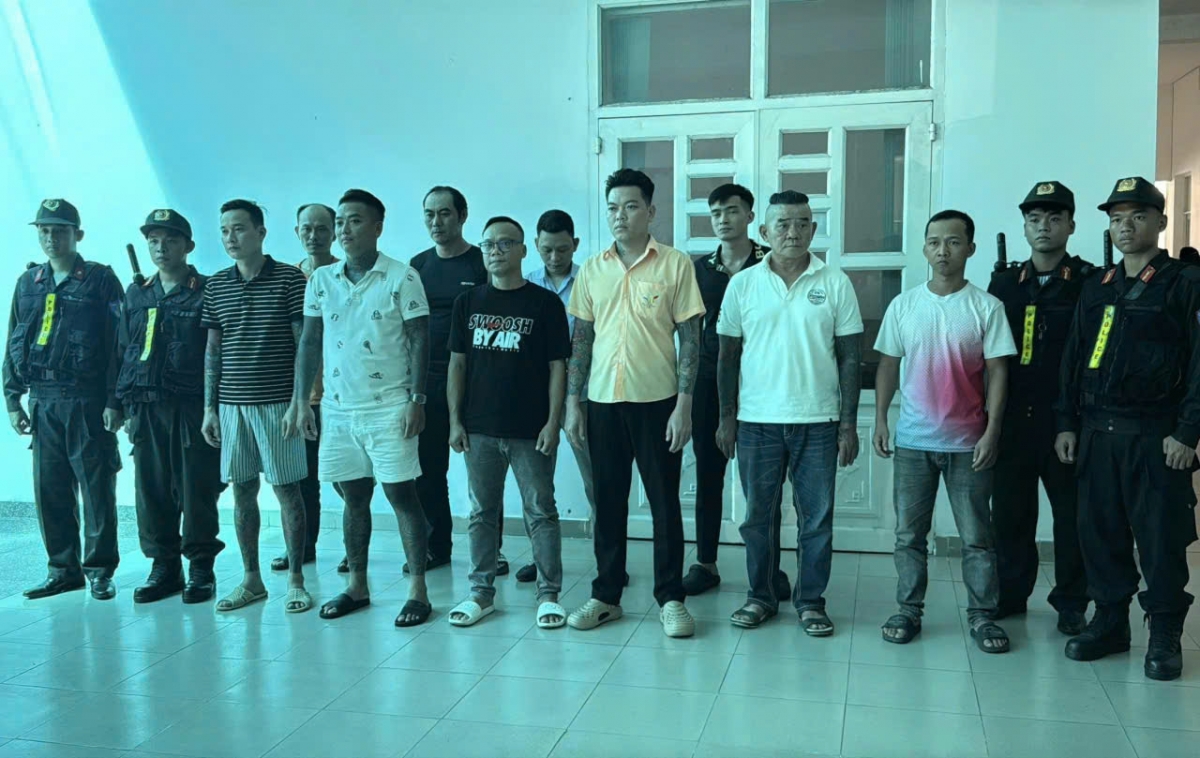 11 đối tượng bị bắt (Ảnh: Công an Đồng Nai)