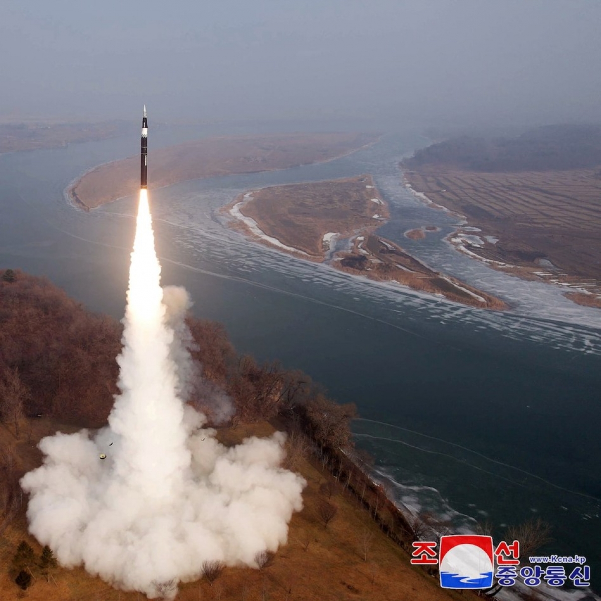 Một vụ phóng tên lửa của Triều Tiên. Ảnh KCNA