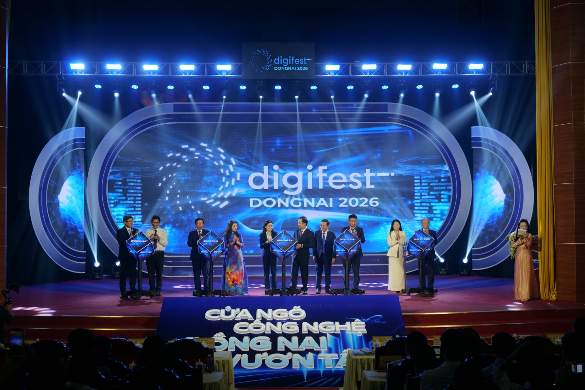 Các đại biểu ấn nút khai mạc tuần lễ Digifest Đồng Nai 2026 sáng ngày 31/10