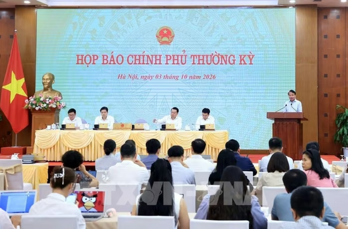 Bộ trưởng, Chủ nhiệm Văn phòng Chính phủ Đặng Xuân Phong chủ trì buổi họp báo. Ảnh: Tuấn Anh - TTXVN
