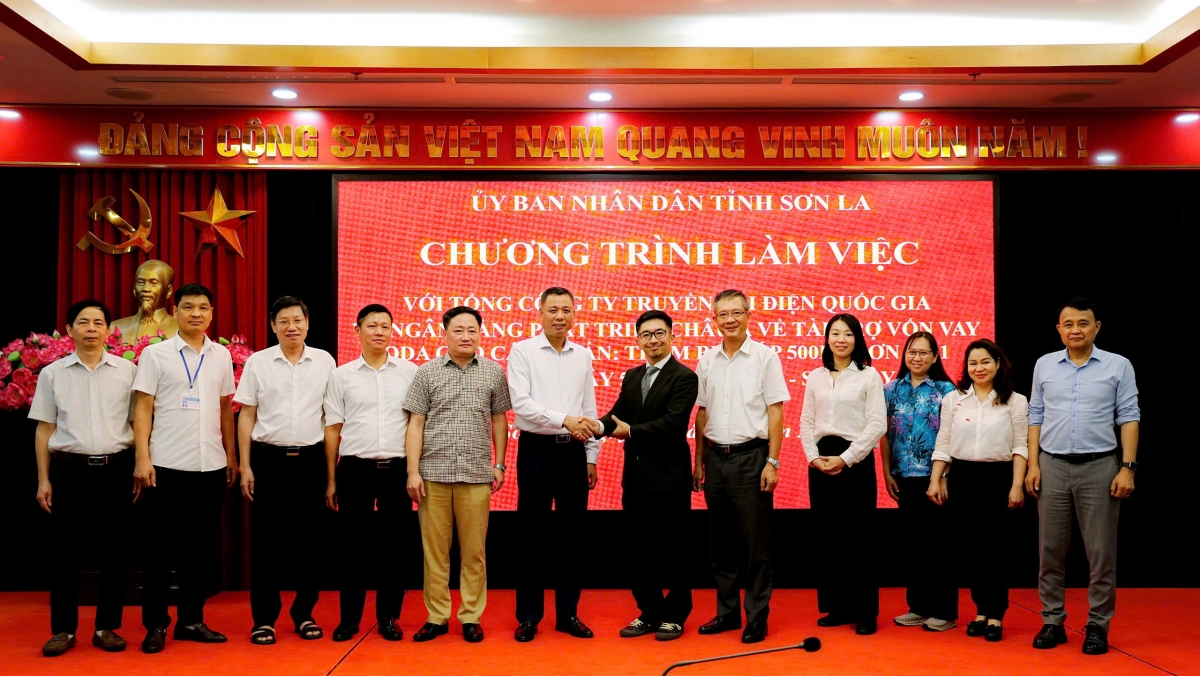 EVNNPT và Ngân hàng Phát triển châu Á (ADB) làm việc với UBND tỉnh Sơn La thúc đẩy triển khai 2 dự án truyền tải điện 500kV trọng điểm. Ảnh EVNNPT.