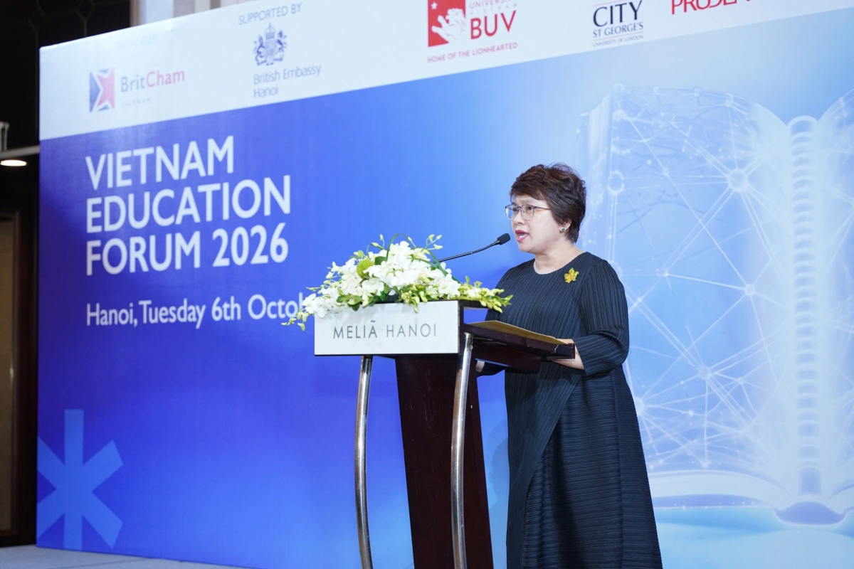 Bà Nguyễn Thu Thuỷ, Cục trưởng Cục hợp tác quốc tế, Bộ Giáo dục và Đào tạo phát biểu tại diễn đàn