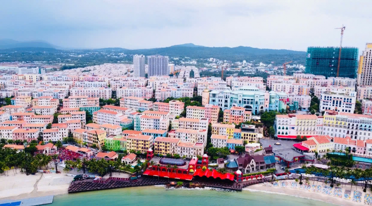 Nhu cầu điện ngày càng tăng cao tại đặc khu Phú Quốc. Ảnh Huy Hùng TTXVN.
