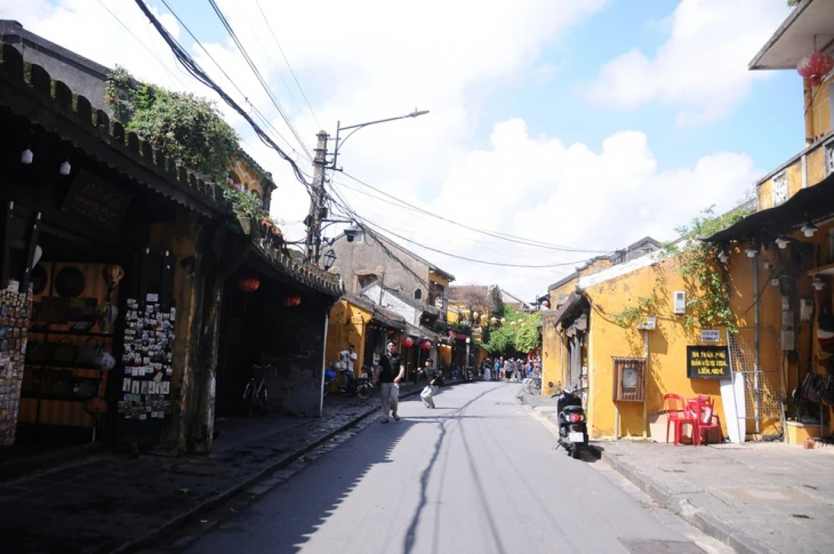 Đường Trần Phú vắng vẻ
