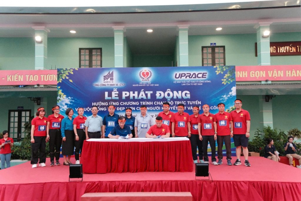 Ký biên bản ghi nhớ hợp tác giới thiệu cơ hội việc làm cho người khuyết tật sau đào tạo nghề giữa đại diện May 10 và Hội Bảo trợ người khuyết tật Việt Nam