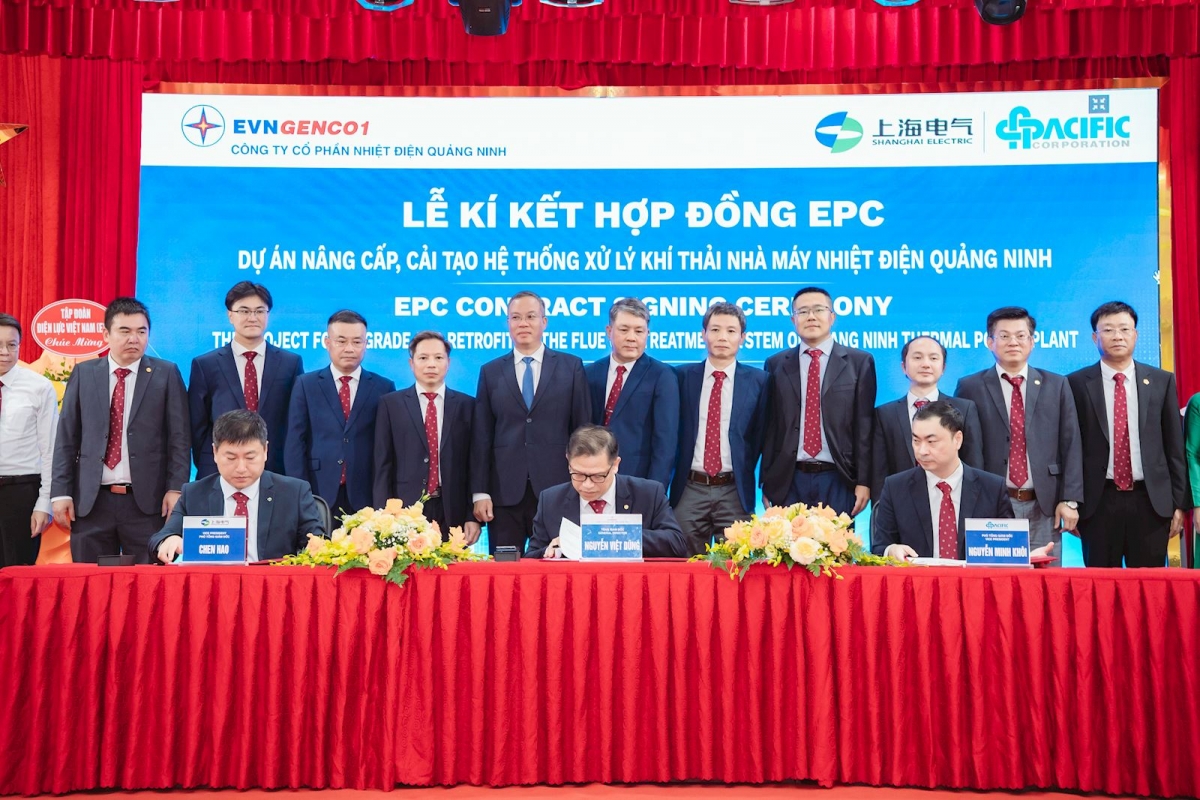 Sự kiện đánh dấu việc Dự án chính thức chuyển từ giai đoạn chuẩn bị đầu tư và tổ chức lựa chọn nhà thầu sang giai đoạn thực hiện hợp đồng EPC, hướng tới mục tiêu nâng cao hiệu quả xử lý khí thải, đáp ứng các yêu cầu về bảo vệ môi trường và bảo đảm Nhà máy vận hành ổn định, tin cậy trong dài hạn.