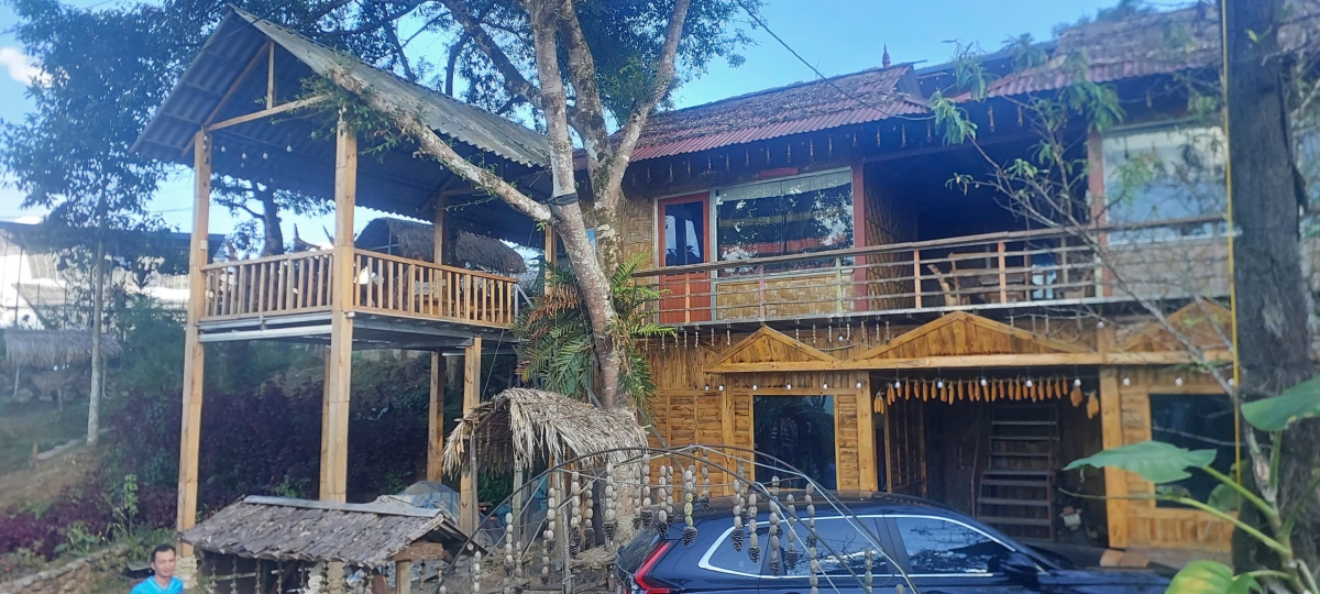 Bản làng vùng cao Lai Châu hấp dẫn du khách với những thiết kế nhà sàn phục vụ du lịch cộng đồng.
