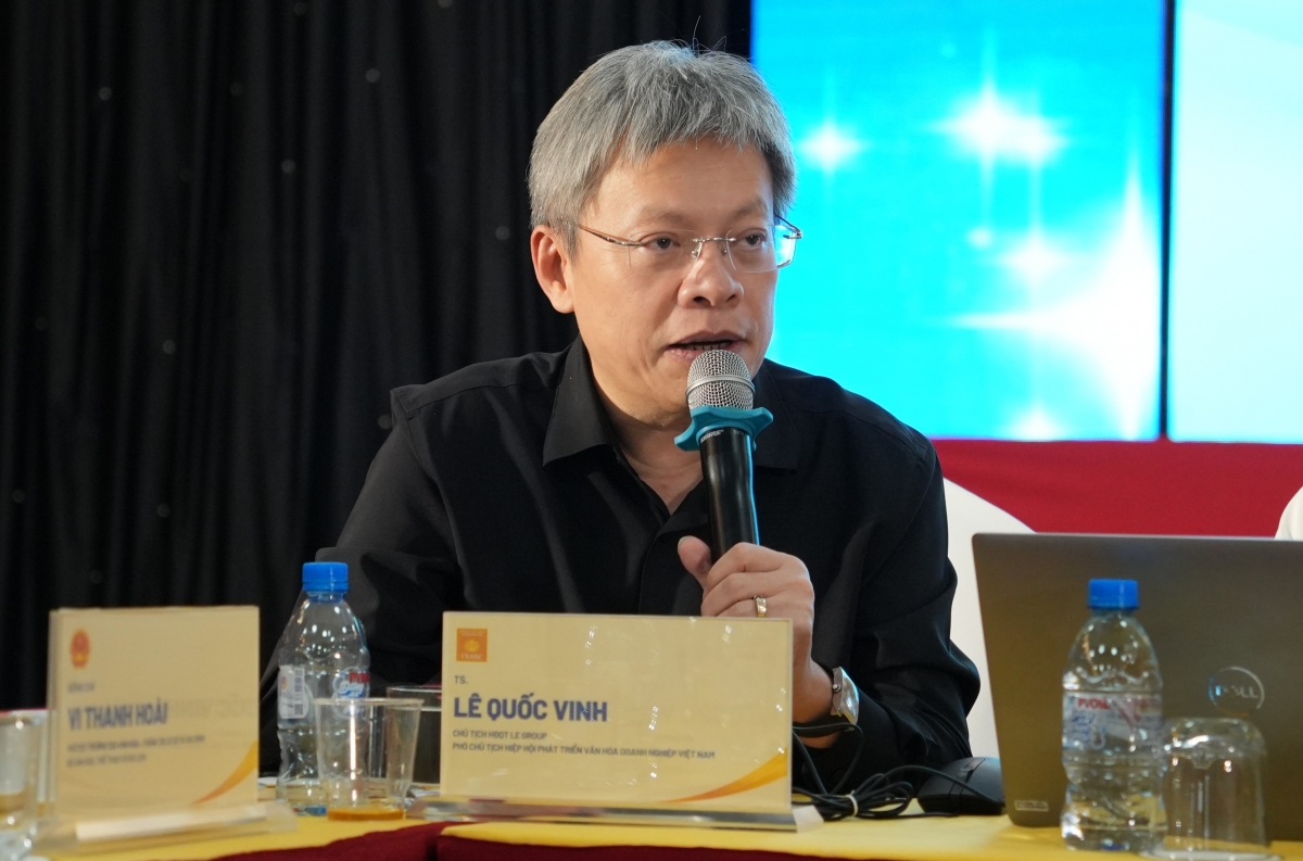 Ông Lê Quốc Vinh, Phó Chủ tịch Hiệp hội Phát triển Văn hóa doanh nghiệp Việt Nam trao đổi tại Tọa đàm.