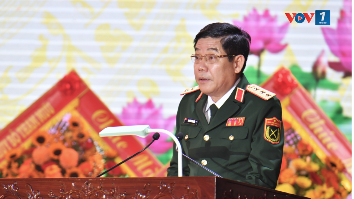 Thượng tướng Nguyễn Văn Gấu, Ủy viên Quân ủy Trung ương, Thứ trưởng Bộ Quốc phòng phát biểu tại buổi lễ