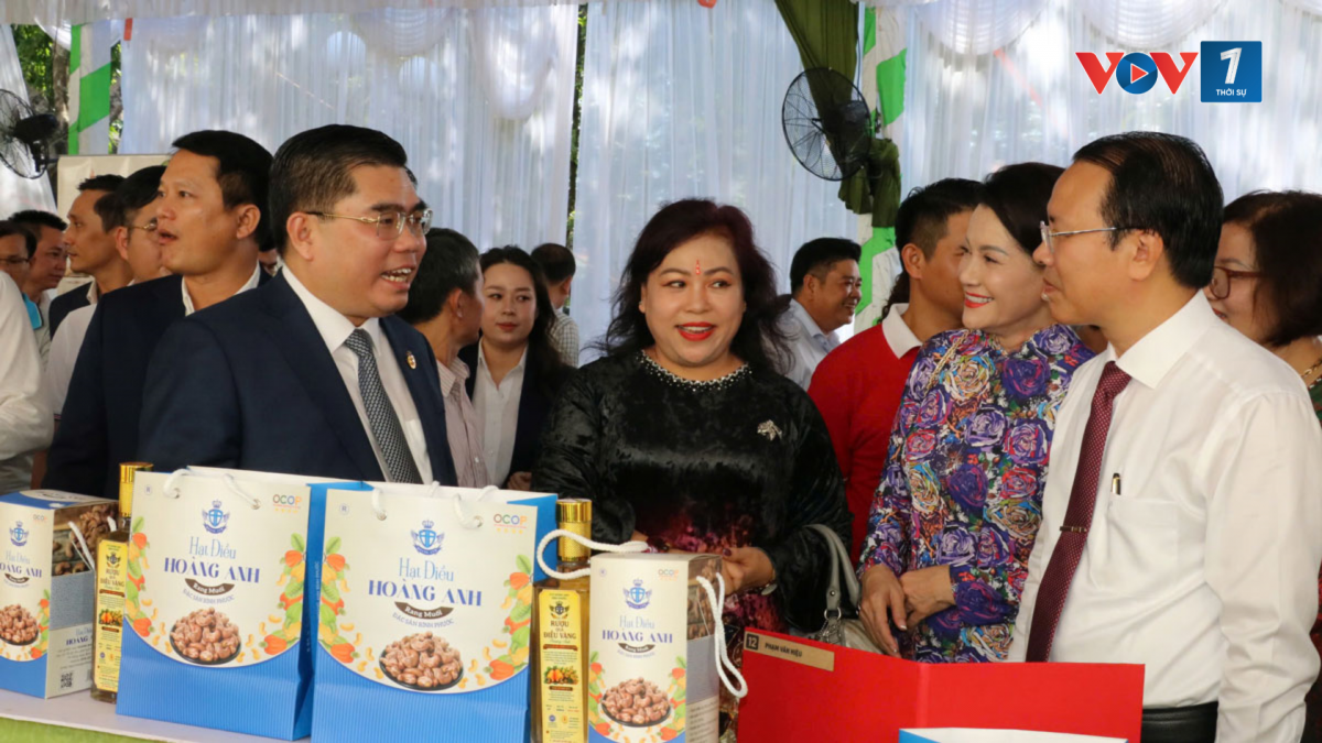 Phường Bình Phước tổ chức kết nối cung cầu, giúp sản phẩm nông sản địa phương "bay xa" (ảnh: Thiên Lý)