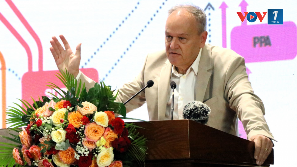 Phó Giáo sư, Kiến trúc sư Eric Huybrechts, Giám đốc Viện Nghiên cứu Đô thị Xuất sắc, Pháp chia sẻ kinh nghiệm