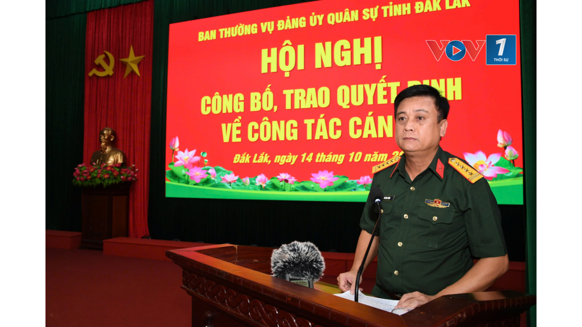 Đại tá Võ Văn Tuấn, Chính ủy Bộ Chỉ huy Quân sự tỉnh Đắk Lắk phát biểu tiếp thu các ý kiến chỉ đạo của lãnh đạo Quân khu 5