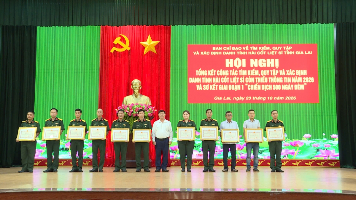 Các tập thể và cá nhân có thành tích xuất sắc trong "Chiến dịch 500 ngày đêm" được nhận Bằng khen của Chủ tịch UBND tỉnh Gia Lai