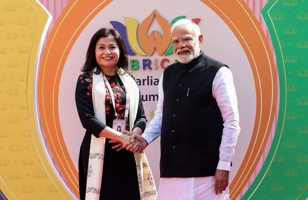 Thủ tướng Ấn Độ Narendra Modi đón tiếp đại biểu Quốc hội Việt Nam Thái Quỳnh Mai Dung dự Diễn đàn Nghị viện BRICS lần thứ 12 tại New Delhi