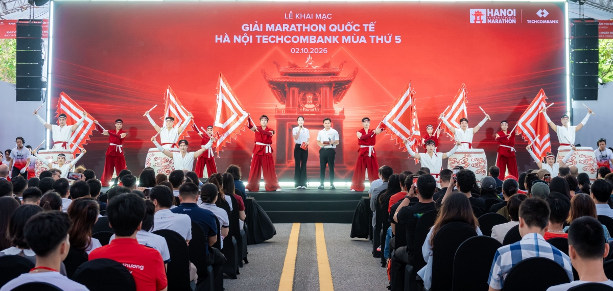Tiết mục mở màn buổi lễ.