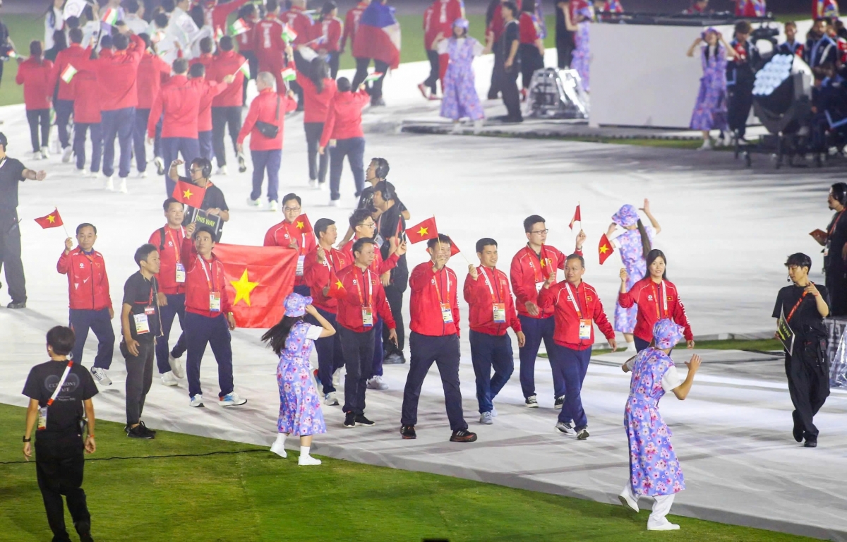 Đoàn thể thao Việt Nam tại Lễ bế mạc ASIAD 20. Ảnh: Bùi Lượng