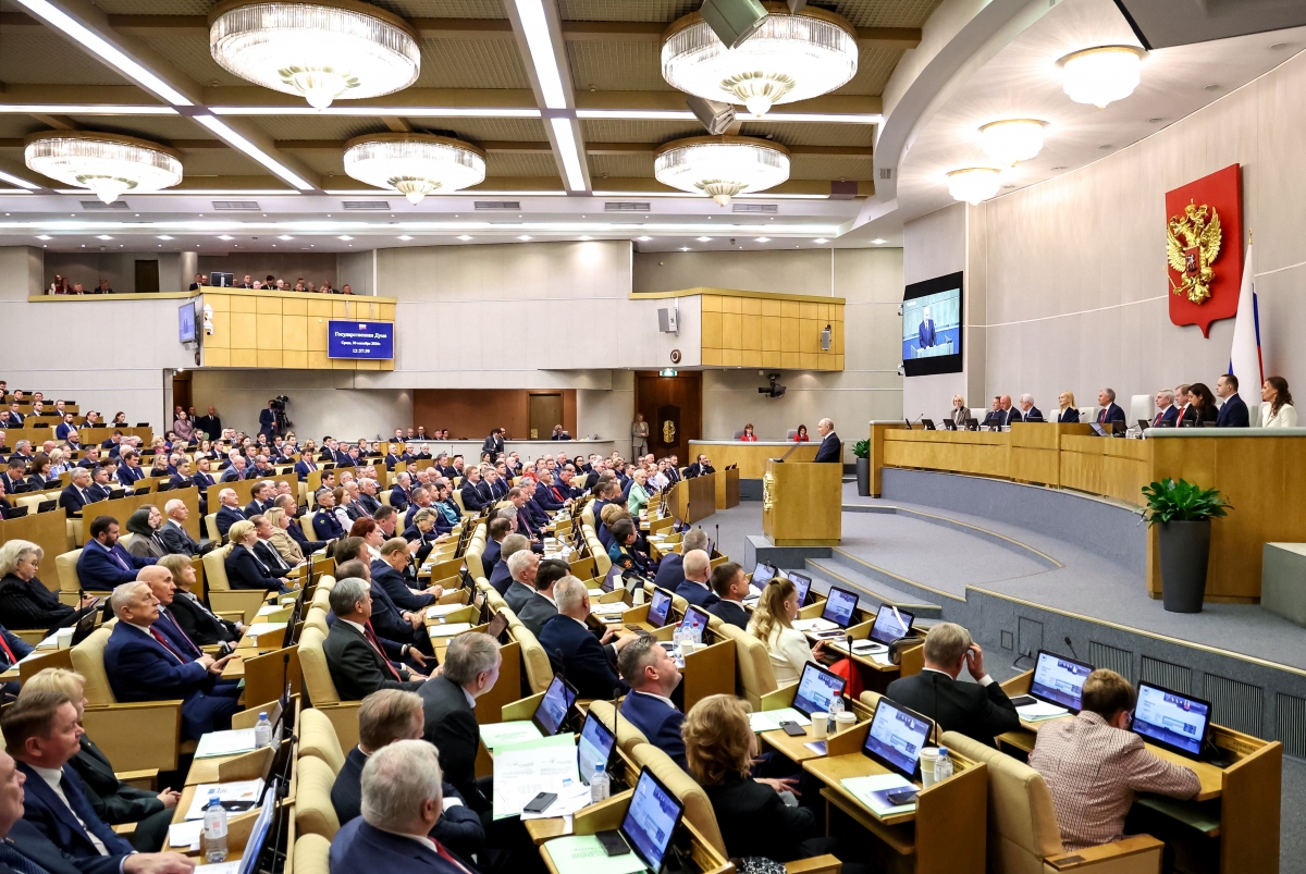 Tổng thống Nga Vladimir Putin phát biểu trong phiên họp toàn thể đầu tiên của Duma Quốc gia khóa IX, hạ viện của quốc hội Nga, tại Moscow. (ảnh: Reuters)