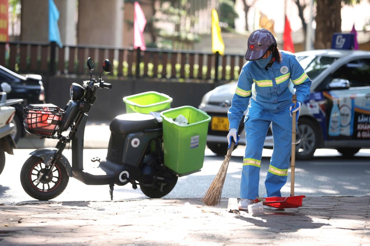 Hà Nội tăng cường vệ sinh môi trường, nâng cao chất lượng sống
